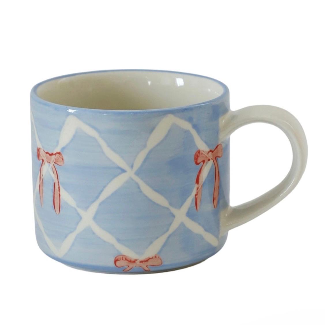 Taza de Cerámica con Lazos Rojos - Estilo Coquette y Clasico