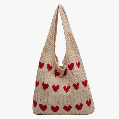 Tote bag tejida con diseño de corazones